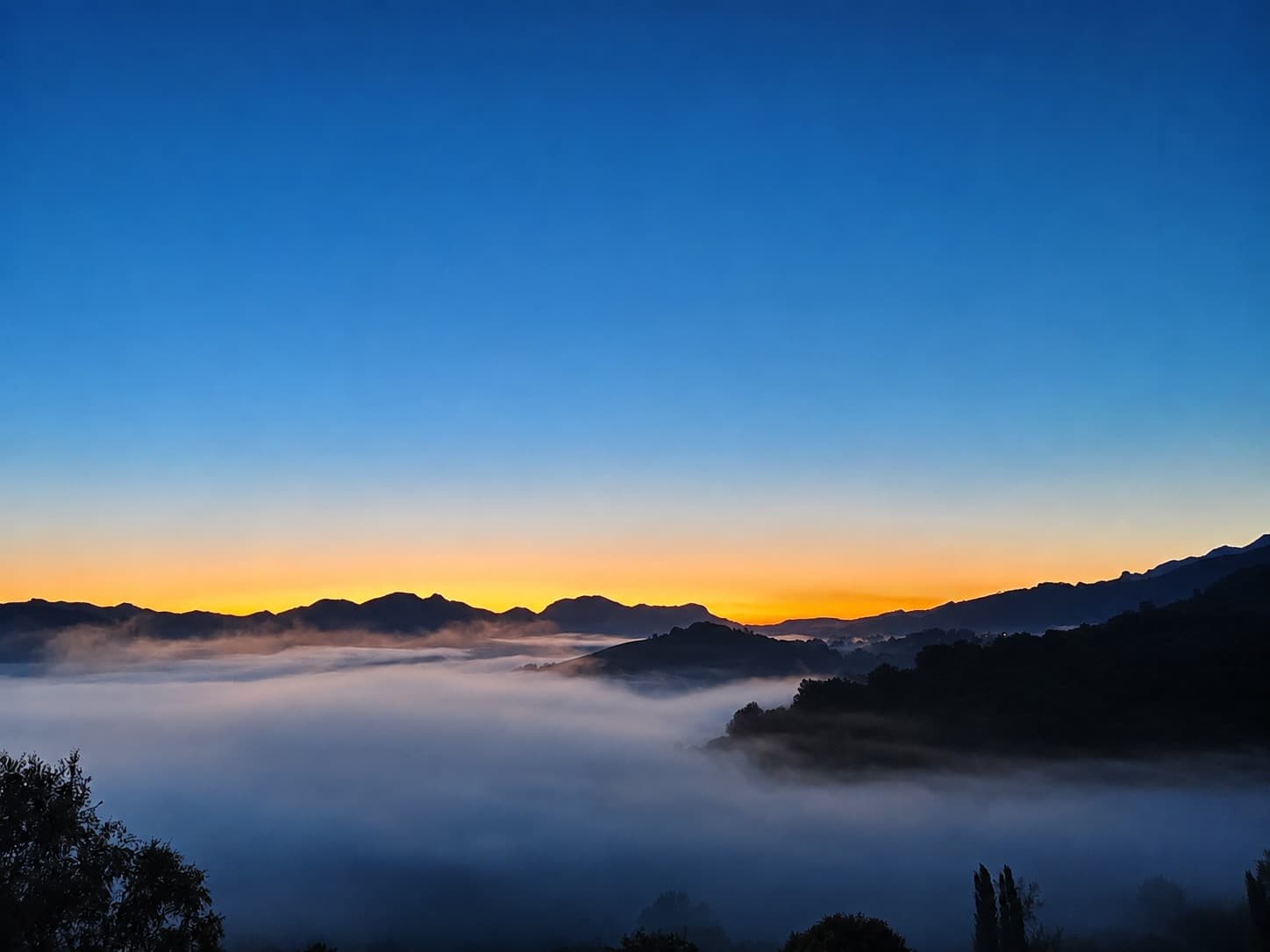 Lagos de Covadonga al amanecer