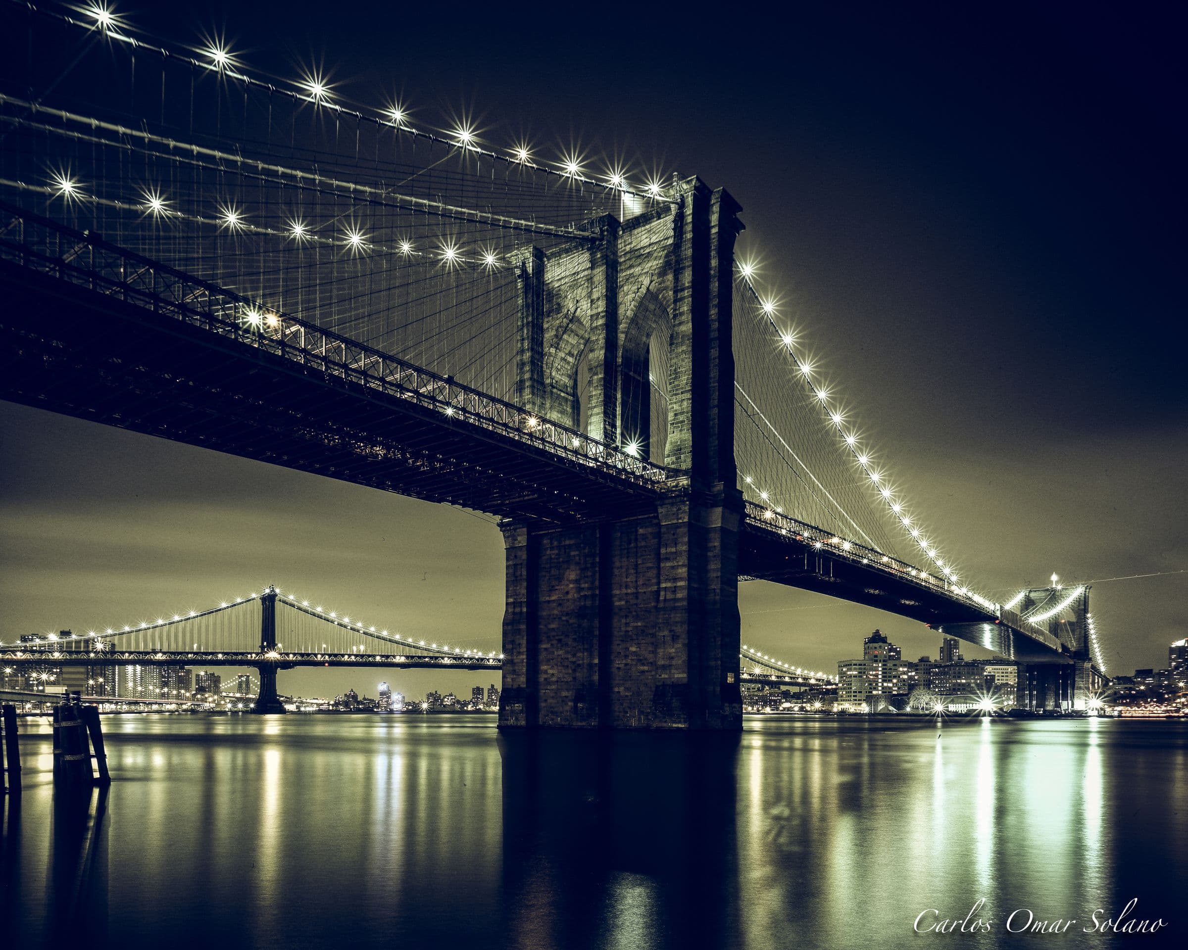 Puente de Brooklyn de noche