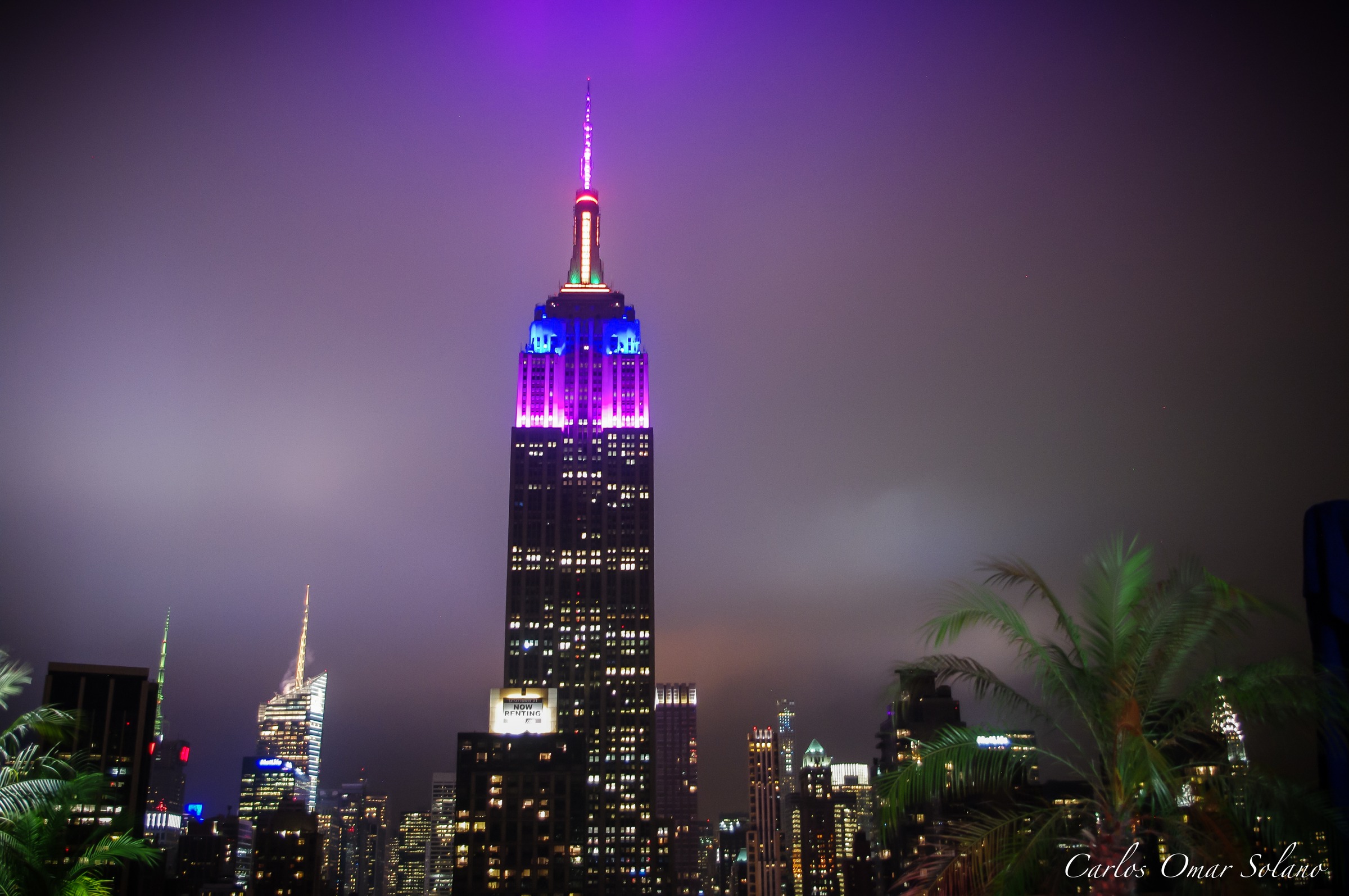 Empire State en púrpura