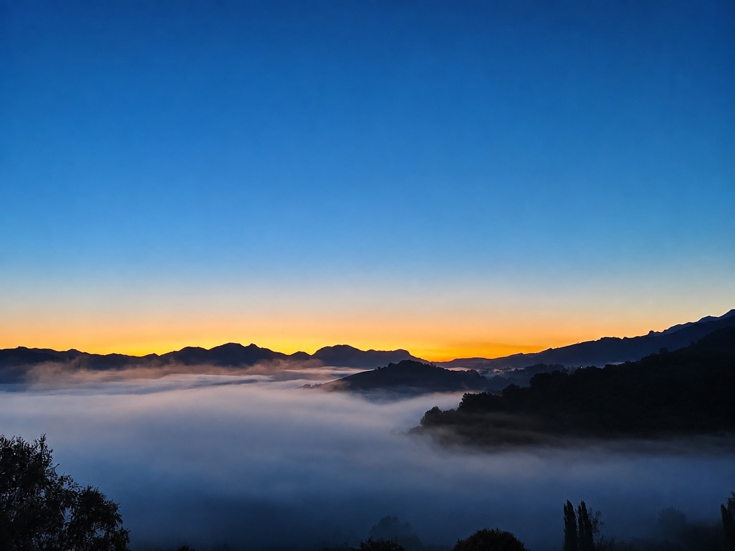 Lagos de Covadonga al amanecer