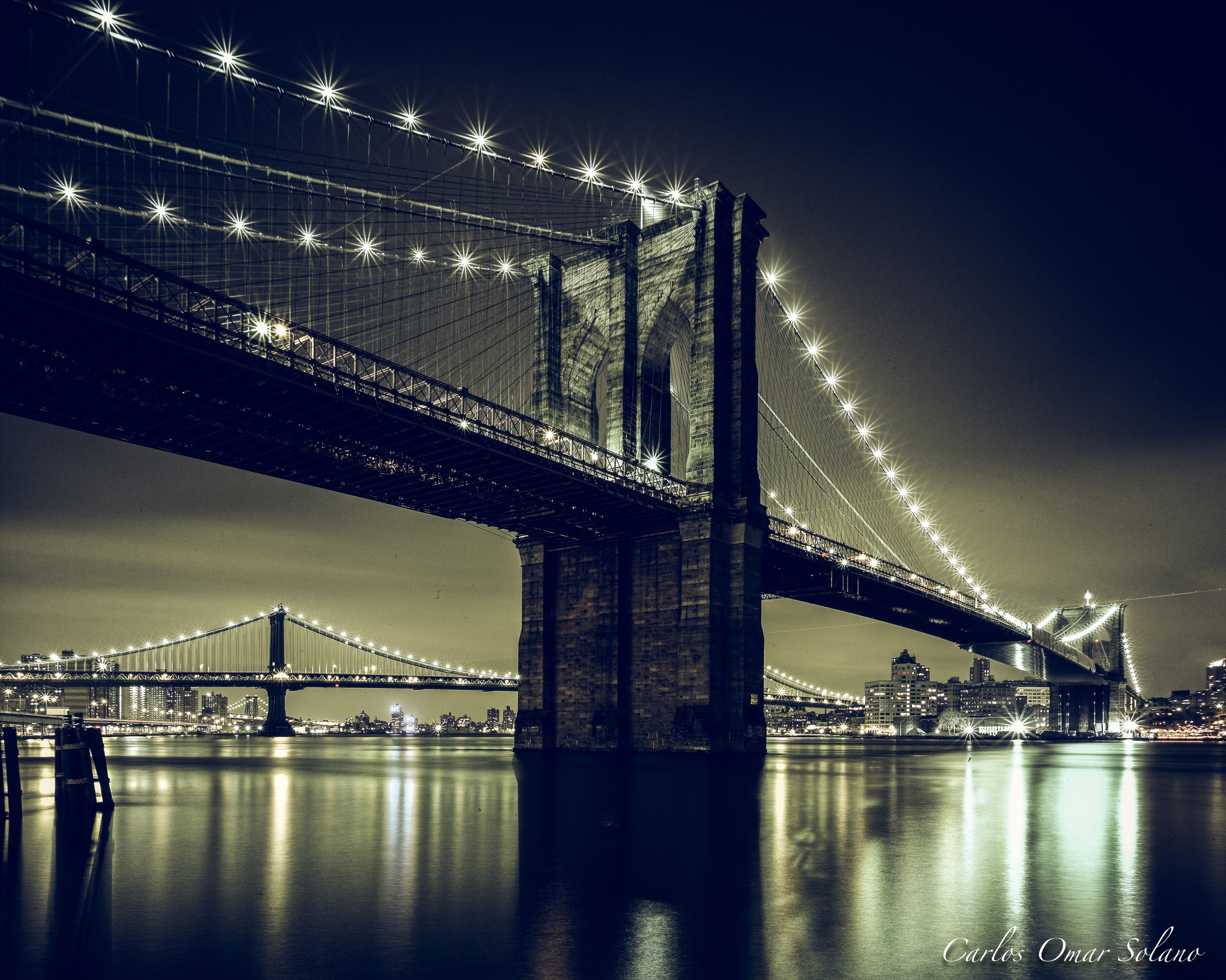 Puente de Brooklyn de noche